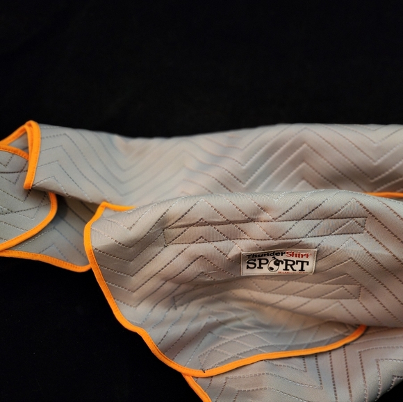 ThunderShirt Sport XXL for Dog Anxiety - Picture 4 of 11